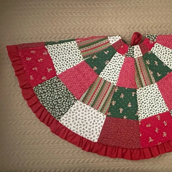Festive Patchwork Tree Skirt - Picture 4 of 11